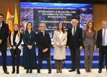 Colombia invita a las empresas españolas a participar en el plan de infraestructuras de Petro