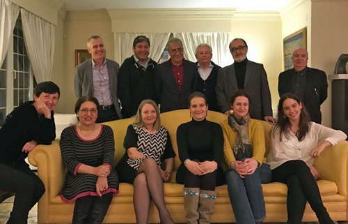 Primer coloquio poético organizado por el embajador de Chile