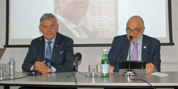 El candidato de Colombia propone reducir el gasto burocrático de la OMT