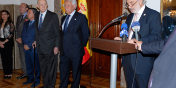 La Embajada de Colombia reconoce la contribución a la paz de 12 personalidades