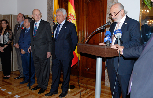 La Embajada de Colombia reconoce la contribución a la paz de 12 personalidades