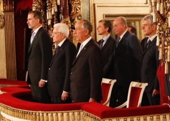 El himno de Pemán “se cuela” en el acto del Rey en el COTEC Europa de Nápoles