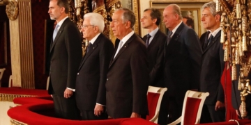 El himno de Pemán “se cuela” en el acto del Rey en el COTEC Europa de Nápoles