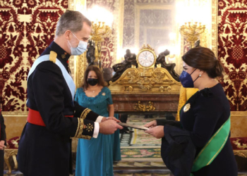 La embajadora de Honduras entrega sus credenciales a Don Felipe./ Fotos: Casa de SM el Rey