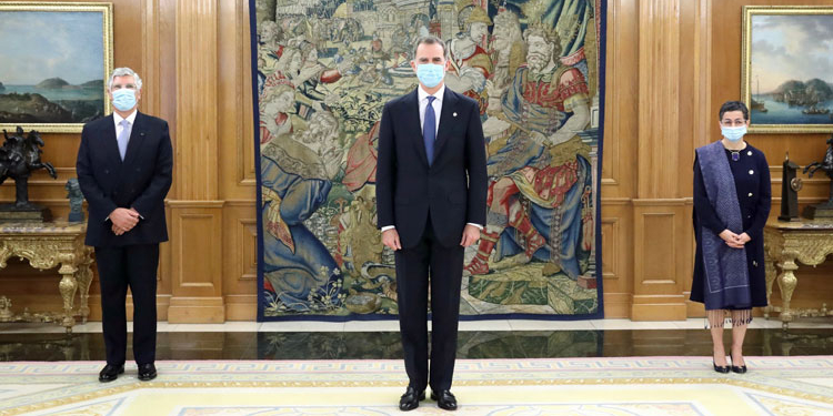 El Rey habló con el embajador de Portugal sobre la próxima reapertura de la frontera entre ambos países./ Fotos: Casa de SM el Rey