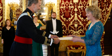 Cuatro nuevos embajadores europeos y un africano presentan sus Credenciales