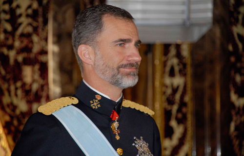 Felipe VI asiste por primera vez como monarca a una toma de posesión