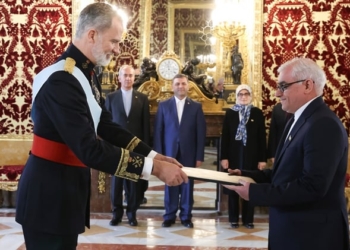 Comienzan a presentar Cartas Credenciales los embajadores que estaban a la espera