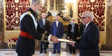 Comienzan a presentar Cartas Credenciales los embajadores que estaban a la espera