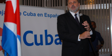 Nutrida representación de Exteriores en la despedida del embajador de Cuba