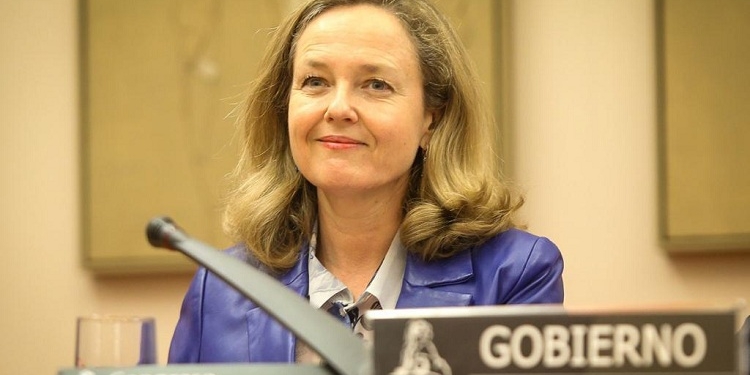 El Gobierno podría aplazar a diciembre el pago del impuesto digital, como Francia