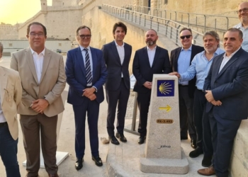 El Gobierno de Malta inaugura el hito oficial del “Camino Maltés” a Santiago de Compostela