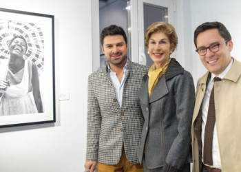 La embajadora Carolina Barco inaugura “Colombia en 25 fotografías”