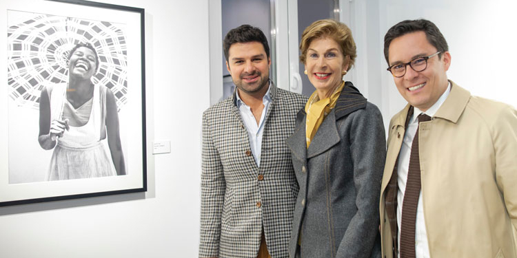 La embajadora Carolina Barco inaugura “Colombia en 25 fotografías”