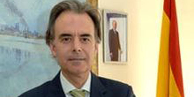 El diplomático Carlos Ruiz González.