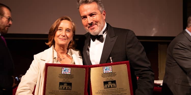 Plácido Domingo y la periodista Carmen de Carlos, Personalidades Iberoamericanas del año