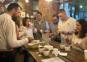 Un momento de la cata./ Fotos: Cortesía de Camden Coffee Roasters