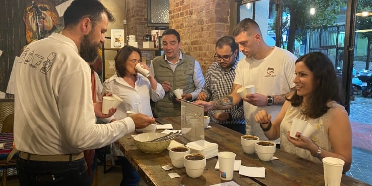 Un momento de la cata./ Fotos: Cortesía de Camden Coffee Roasters