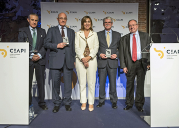 La inestabilidad institucional empaña el momento económico, según Josep Oliu