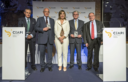 La inestabilidad institucional empaña el momento económico, según Josep Oliu