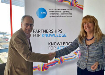 El cónsul de España en Marsella, Alberto Moreno, y la directora del CMI, Blanca Moreno-Dodson.