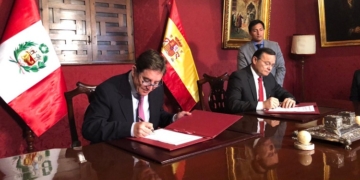 El Cervantes y Perú definen su colaboración en el IX Congreso de la Lengua