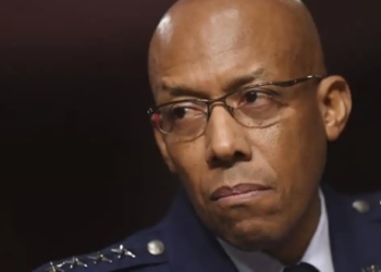 EEUU insiste a España para que se sume a la operación en el Mar Rojo