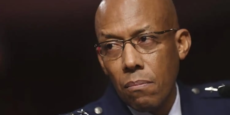 EEUU insiste a España para que se sume a la operación en el Mar Rojo