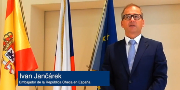 El embajador checo celebra la Fiesta Nacional de su país en modo virtual