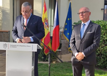 El ministro checo de Industria anuncia la visita a España de su primer ministro en 2024