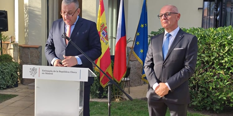 El ministro checo de Industria anuncia la visita a España de su primer ministro en 2024
