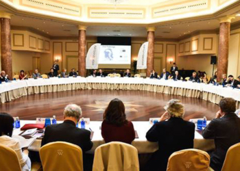 En la reunión los periodistas redactaron un Manifiesto a favor de una visión exigente de la UE. Foto: APE