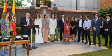 Homenaje a diez colombianos destacados en la Embajada de este país en España