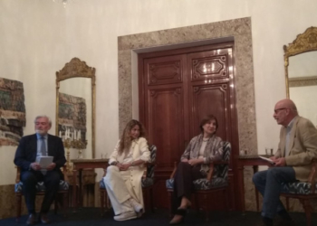 Darío Villanueva, ex director de la Real Academia Española; Ángela Becerra, novelista colombiana; Cecilia María Vélez, ex ministra de Educación de Colombia y Rafael Manzano, periodista encargado de moderar el acto. / Foto: AC