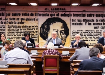 El Senado pide que Madrid y Londres avancen en «reintegrar» Gibraltar