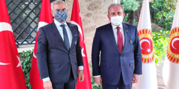 Mustafá Sentop considera «vergonzoso» el retraso de la ayuda de la UE a Turquía para los refugiados