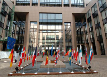 España quiere que la UE condicione la ayuda a Ucrania al fin de la corrupción