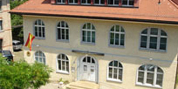 Piden el fin de los candidatos “pre-designados” en las contrataciones en el exterior