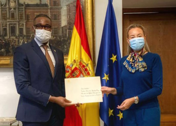 El nuevo embajador de Haití presenta sus Copias de Estilo