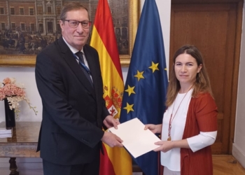 Presenta Copias de Estilo el nuevo embajador de Estonia en España