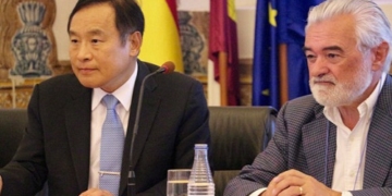 El embajador surcoreano asegura que «el español es el idioma de moda en Corea»