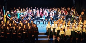 Coros de diversos países muestran su apoyo en el concierto ‘Unidos por Ucrania’