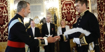 El Rey recibe las Credenciales de Hugh Elliot, el nuevo embajador del ‘Brexit’