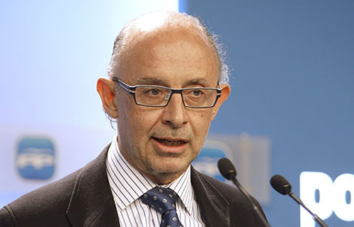 El Gobierno garantiza a Bruselas que cumplirá el objetivo de déficit en 2016 y 2017