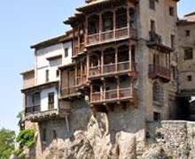 Cuenca, las Casas Colgadas, el arte abstracto… y mucho más