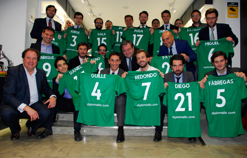 Diplomatic Supply Service patrocina al equipo de fútbol del Ministerio de Exteriores