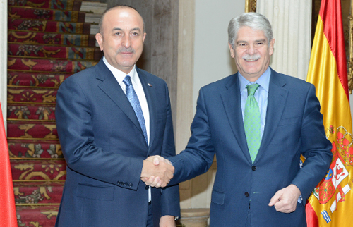 Dastis sugiere a Ankara que la lucha antiterrorista se ciña al estado de derecho