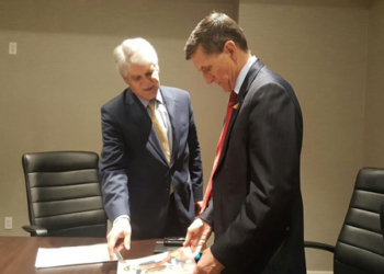 Dastis se reunió con Michael Flynn, futuro consejero de Seguridad de Trump