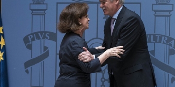 El Gobierno aprobará este viernes la reestructuración de Exteriores