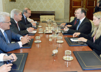 España reafirma el compromiso contra el Daesh ante el enviado de Trump